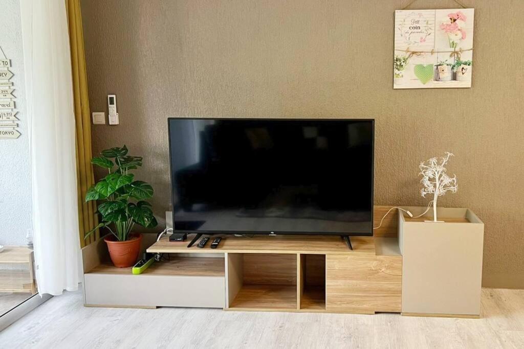 Heipoe Lodge - 6 Min Airport, Wifi, Ac & Parking Papeete  Buitenkant foto